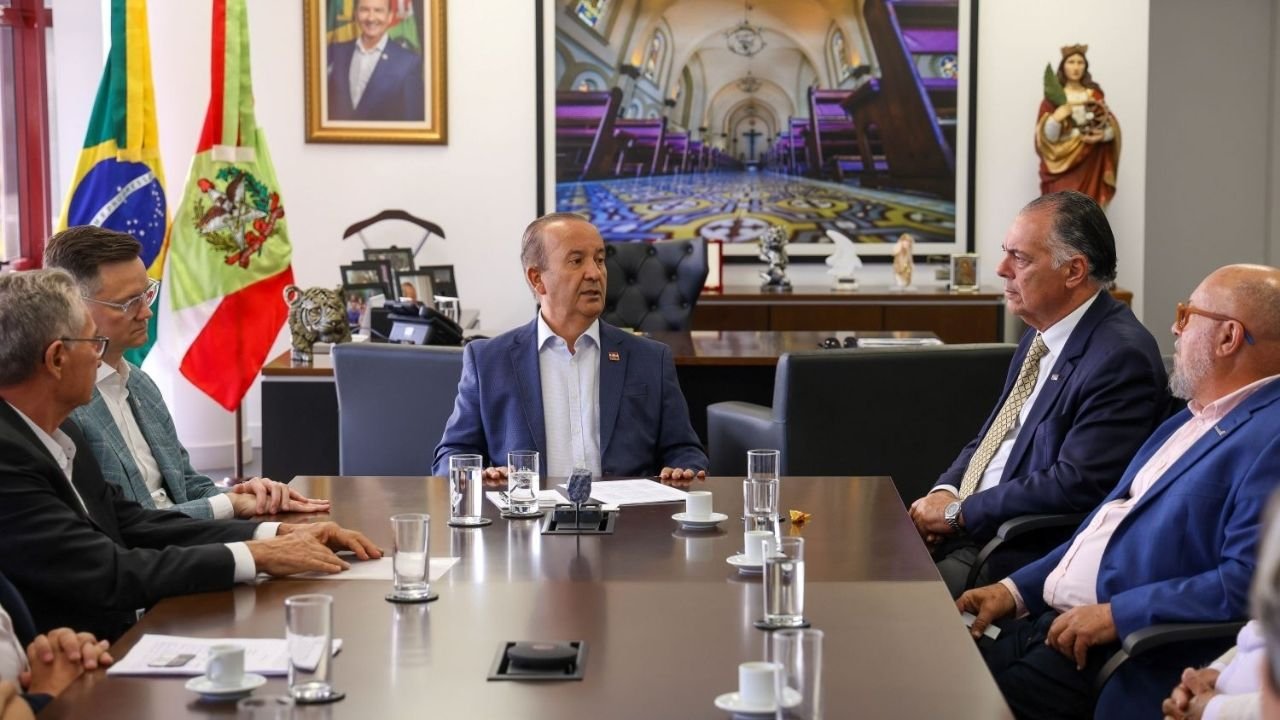 piso salarial Santa Catarina 2026,reajuste salário mínimo regional SC,Jorginho Mello piso regional,valores piso catarinense 2026,projeto enviado à Alesc,acordo trabalhadores e empresários SC,economia de Santa Catarina,salário mínimo regional catarinense,Fiesc negociação piso salarial,reajuste salarial SC 2026