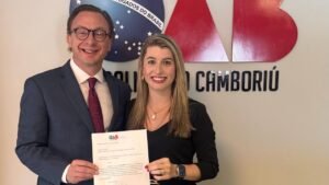 OAB Balneário Camboriú,presidência feminina OAB BC,Bruna de Moraes Santos OAB,advocacia Balneário Camboriú,OAB Santa Catarina subseção BC,liderança feminina advocacia,mulheres na advocacia Brasil,representatividade feminina OAB,presidente OAB Balneário Camboriú,Rafael Pierozan OAB BC,instituições jurídicas Santa Catarina,advocacia catarinense,mês da mulher OAB,gestão OAB Balneário Camboriú,mulheres líderes na advocacia