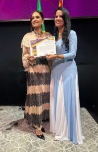 Claudia Métne é homenageada pela deputada Leticia Aguiar no evento Mulheres de Honra na ALESP