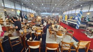 Home & Decor Joinville,feira moveleira em Joinville,setor moveleiro em Santa Catarina,feira de móveis em Santa Catarina,indústria moveleira catarinense,Centreventos Cau Hansen evento,Feinsul feiras,mercado de móveis SC,polos moveleiros de Santa Catarina,móveis direto da fábrica Joinville,descontos em móveis Santa Catarina,economia regional Joinville,eventos empresariais em Joinville,cadeia produtiva moveleira,tendências em móveis 2026,indústria e varejo de móveis SC