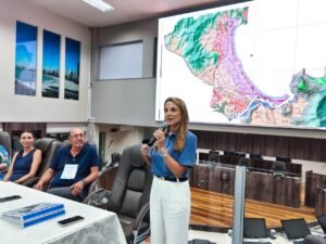 microzoneamento Balneário Camboriú,revisão do microzoneamento,plano diretor Balneário Camboriú,lei de parcelamento do solo,desenvolvimento urbano em Balneário Camboriú,planejamento urbano Santa Catarina,Câmara de Vereadores de Balneário Camboriú,Legislativo Municipal BC,outorga onerosa Balneário Camboriú,mobilidade urbana BC,crescimento urbano Balneário Camboriú,projeto de lei microzoneamento,revisão urbanística BC,política urbana Santa Catarina,gestão municipal Balneário Camboriú,expansão urbana BC