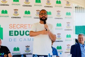 quadra esportiva escola Camboriú,Escola Clotilde Ramos Chaves Camboriú,compensação urbanística Camboriú,infraestrutura educacional Santa Catarina,nova quadra escola municipal Camboriú,Secretaria de Educação Camboriú,planejamento urbano Camboriú SC,escola municipal Camboriú esporte,investimento privado infraestrutura escolar,educação física escolas Camboriú,rede municipal de ensino Camboriú,obras em escolas Santa Catarina,melhoria infraestrutura escolar SC,atividades esportivas estudantes Camboriú,desenvolvimento educacional Camboriú