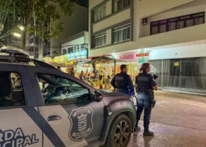 Operação BC+Segura,Guarda Municipal Balneário Camboriú,segurança pública BC,operação policial Santa Catarina,policiamento Balneário Camboriú,ROMU BC,K9 guarda municipal,drones segurança pública,bairros Centro e Pioneiros BC,ação preventiva segurança,fiscalização urbana SC,monitoramento por drones BC,ordem pública Balneário Camboriú,patrulhamento noturno SC,segurança em praias SC