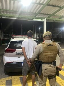 Polícia Militar Balneário Camboriú,12º Batalhão PM SC,operações policiais BC,tráfico de drogas Balneário Camboriú,prisões polícia SC,segurança pública Camboriú,confronto policial SC,apreensão de drogas BC,mandados de prisão SC,policiamento ostensivo Balneário Camboriú,combate ao crime SC,polícia Santa Catarina ações,ocorrência policial BC,drogas apreendidas Camboriú,criminalidade SC,ações policiais fim de semana,segurança Balneário Camboriú