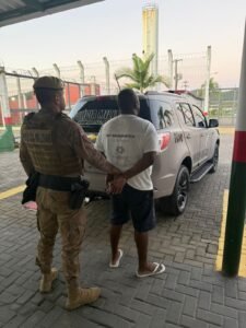 Polícia Militar Balneário Camboriú,12º Batalhão PM SC,operações policiais BC,tráfico de drogas Balneário Camboriú,prisões polícia SC,segurança pública Camboriú,confronto policial SC,apreensão de drogas BC,mandados de prisão SC,policiamento ostensivo Balneário Camboriú,combate ao crime SC,polícia Santa Catarina ações,ocorrência policial BC,drogas apreendidas Camboriú,criminalidade SC,ações policiais fim de semana,segurança Balneário Camboriú