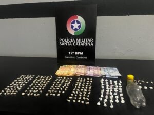 Polícia Militar Balneário Camboriú,12º Batalhão PM SC,operações policiais BC,tráfico de drogas Balneário Camboriú,prisões polícia SC,segurança pública Camboriú,confronto policial SC,apreensão de drogas BC,mandados de prisão SC,policiamento ostensivo Balneário Camboriú,combate ao crime SC,polícia Santa Catarina ações,ocorrência policial BC,drogas apreendidas Camboriú,criminalidade SC,ações policiais fim de semana,segurança Balneário Camboriú