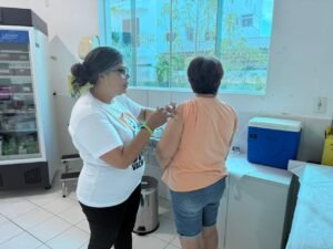 vacinação influenza Camboriú,Dia D vacinação SC,campanha influenza Santa Catarina,UBS Camboriú vacinação,imunização gripe Brasil,saúde pública Camboriú SC,vacina influenza H1N1 H3N2,campanha vacinação 2026 Brasil,prevenção gripe SC,vacinação grupos prioritários,UBS Macacos vacinação,calendário vacinação Brasil,proteção contra gripe SC,vacinação gratuita Camboriú,campanha saúde pública SC