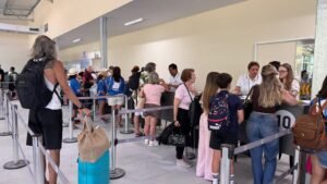 cruzeiros Balneário Camboriú 2026,temporada cruzeiros SC,turismo marítimo Brasil,embarque desembarque cruzeiros BC,Terminal Barra Sul cruzeiros,turistas Balneário Camboriú números,navios cruzeiro Santa Catarina,economia turismo SC,temporada navios Brasil 2025 2026,turismo litoral catarinense,cruzeiristas Brasil destinos,porto Balneário Camboriú cruzeiros,viagens marítimas Brasil,turismo internacional SC,escalas de navios Brasil