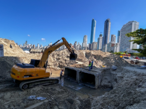 macrodrenagem Balneário Camboriú,obra molhe Pontal Norte,drenagem Praia Central BC,aduelas macrodrenagem BC,obra Canal do Marambaia,drenagem urbana Balneário Camboriú,prevenção alagamentos BC,obra orla Balneário Camboriú,galeria pluvial Praia Central,infraestrutura urbana BC