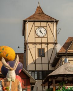 Empório Vila Germânica Blumenau,decoração Páscoa Blumenau 2026,turismo Blumenau eventos,Parque Vila Germânica programação,Páscoa Santa Catarina turismo,Oktoberfest Blumenau estrutura,Festival Brasileiro da Cerveja Blumenau,atrações turísticas Blumenau SC,economia turismo Blumenau,eventos sazonais Santa Catarina,experiência turística Blumenau,decoração temática Páscoa SC,pontos turísticos Blumenau,comércio e gastronomia Blumenau,desenvolvimento turístico regional SC