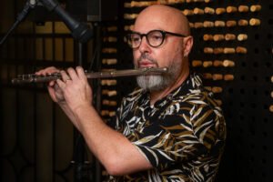 Chorinho na Biblioteca Itajaí,evento cultural Itajaí,Dia Nacional do Choro SC,música instrumental brasileira,choro em Santa Catarina,apresentação gratuita Itajaí,cultura em Itajaí SC,eventos biblioteca Itajaí,Gabriel Carneiro violão,show de choro SC,agenda cultural Itajaí,música ao vivo Itajaí,biblioteca pública Itajaí evento,cultura brasileira choro,programação cultural SC