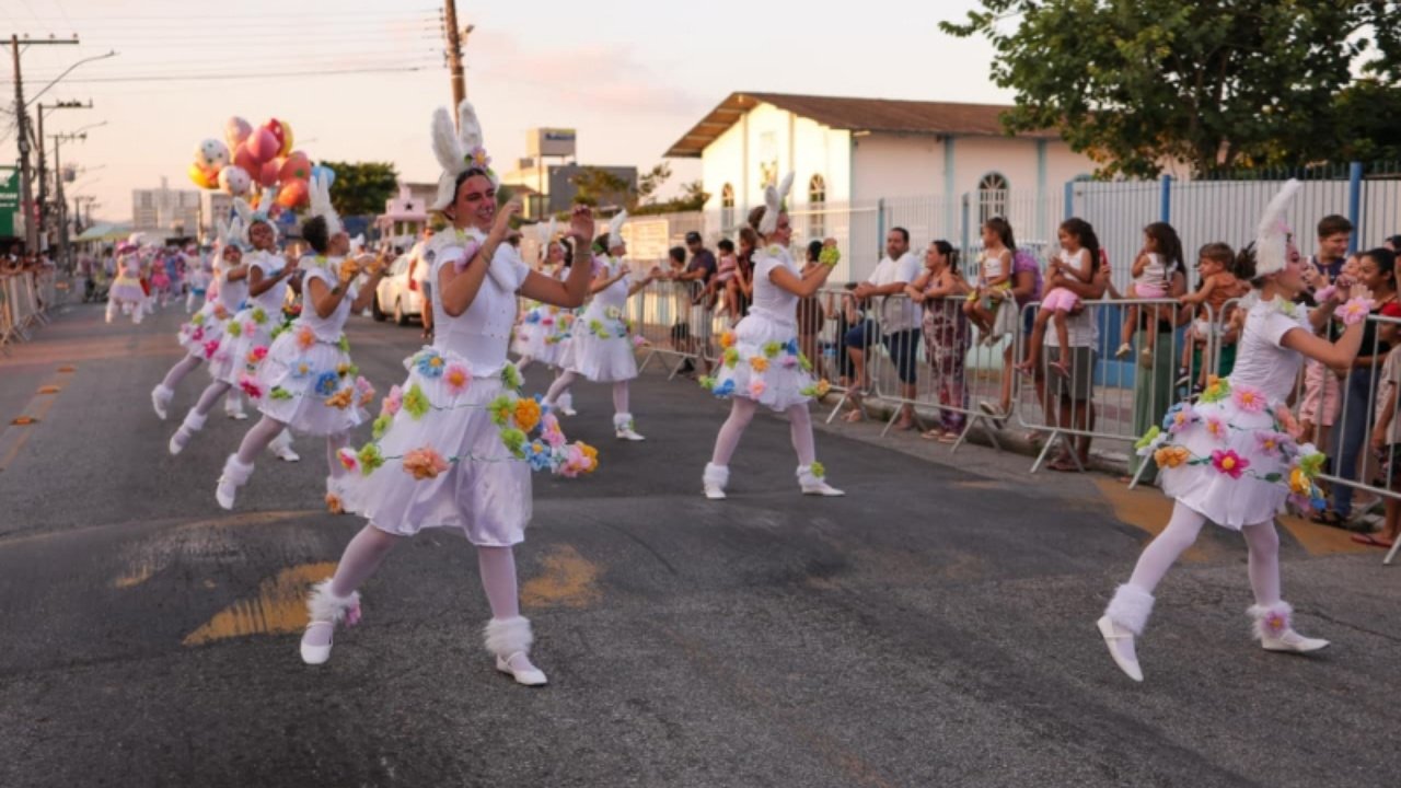 Itajaí desfile Páscoa,Doce Páscoa Cidade Nova,evento cultural Itajaí SC,programação Páscoa Itajaí,desfile temático SC,cultura bairros Itajaí,evento infantil Itajaí,atrações Páscoa Santa Catarina,entretenimento família Itajaí,CEU Itajaí evento,Igreja Nossa Senhora de Fátima Itajaí,calendário cultural Itajaí,eventos gratuitos SC,turismo cultural Itajaí,desenvolvimento cultural cidade