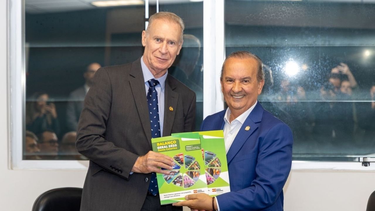 Balanço Geral Santa Catarina 2025,investimentos Santa Catarina 2025,economia SC crescimento,gestão fiscal Santa Catarina,TCE SC análise contas,arrecadação tributária SC 2025,políticas públicas Santa Catarina,saúde educação investimentos SC,Programa Estrada Boa SC,desenvolvimento econômico Santa Catarina,responsabilidade fiscal Brasil estados,orçamento público SC,crescimento investimentos estaduais,economia brasileira estados SC,finanças públicas Santa Catarina