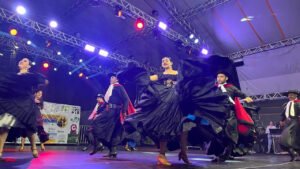 Encontro Internacional de Etnias Itapema,evento cultural Itapema SC,folclore internacional Santa Catarina,programação cultural Itapema 2026,Praça da Paz evento Itapema,grupos internacionais cultura Brasil,turismo cultural Itapema,apresentações folclóricas SC,evento gratuito Itapema cultura,intercâmbio cultural Brasil,Grupo Tropeiros do Litoral,AIFL Internacional evento,cultura mundial Itapema,eventos abril Santa Catarina,festival cultural Itapema