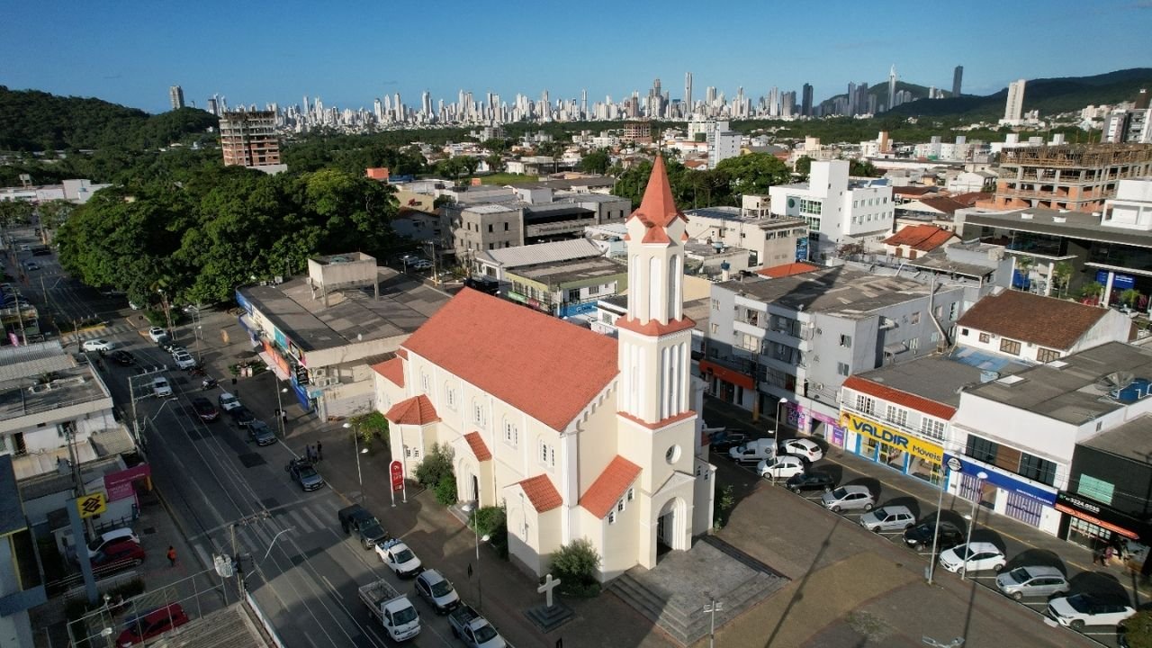 comunicação digital Camboriú,Prefeitura de Camboriú Instagram,redes sociais governo SC,marketing digital público,alcance Instagram prefeitura,gestão pública digital SC,engajamento redes sociais município,estratégia digital Camboriú,transparência pública digital,comunicação institucional SC,tecnologia gestão pública Brasil,redes sociais governo municipal,conteúdo digital prefeitura,audiência Instagram Camboriú,mídia digital setor público