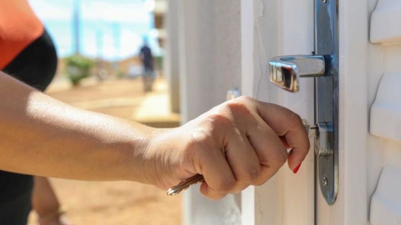 Minha Casa Minha Vida renda atualizada,novas regras MCMV 2026,financiamento habitacional Brasil,juros mais baixos imóvel,programa habitacional governo Brasil,renda faixas Minha Casa Minha Vida,teto imóveis MCMV atualizado,mercado imobiliário Brasil 2026,acesso casa própria Brasil,FGTS habitação regras,financiamento imobiliário taxas,programa social habitação Brasil,renda familiar financiamento casa,política habitacional Brasil,crédito imobiliário Brasil