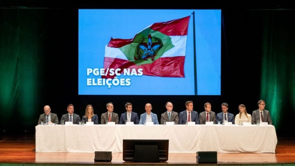 PGE SC inteligência artificial,assistente virtual Catarina PGE,eleições Santa Catarina legislação,Direito Eleitoral Brasil IA,seminário PGE eleições SC,gestores públicos orientação jurídica,tecnologia governo SC,chatbot governo Santa Catarina,segurança jurídica eleições,comunicação institucional eleições,SCTI Santa Catarina inovação,eventos PGE SC 2026,licitações contratos capacitação SC,impacto IA eleições Brasil,gestão pública tecnologia