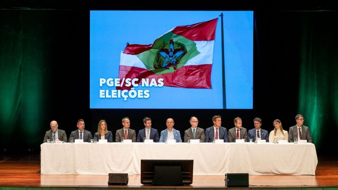PGE SC inteligência artificial,assistente virtual Catarina PGE,eleições Santa Catarina legislação,Direito Eleitoral Brasil IA,seminário PGE eleições SC,gestores públicos orientação jurídica,tecnologia governo SC,chatbot governo Santa Catarina,segurança jurídica eleições,comunicação institucional eleições,SCTI Santa Catarina inovação,eventos PGE SC 2026,licitações contratos capacitação SC,impacto IA eleições Brasil,gestão pública tecnologia