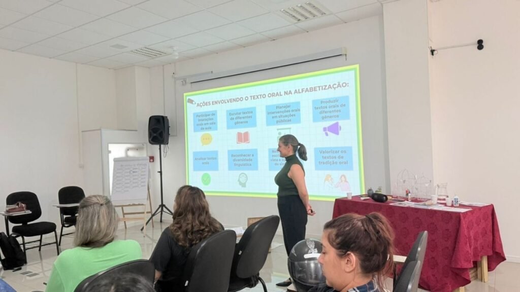 Alfabetiza SC Camboriú,formação professores Camboriú SC,educação anos iniciais SC,Secretaria de Educação Camboriú,Programa Criança Alfabetizada CNCA,capacitação docente SC,ensino fundamental Camboriú,práticas pedagógicas SC,desenvolvimento educacional Camboriú,formação continuada professores,ensino de matemática e português SC,políticas públicas educação SC,qualificação ensino Camboriú,alfabetização estudantes SC,planejamento educacional Santa Catarina