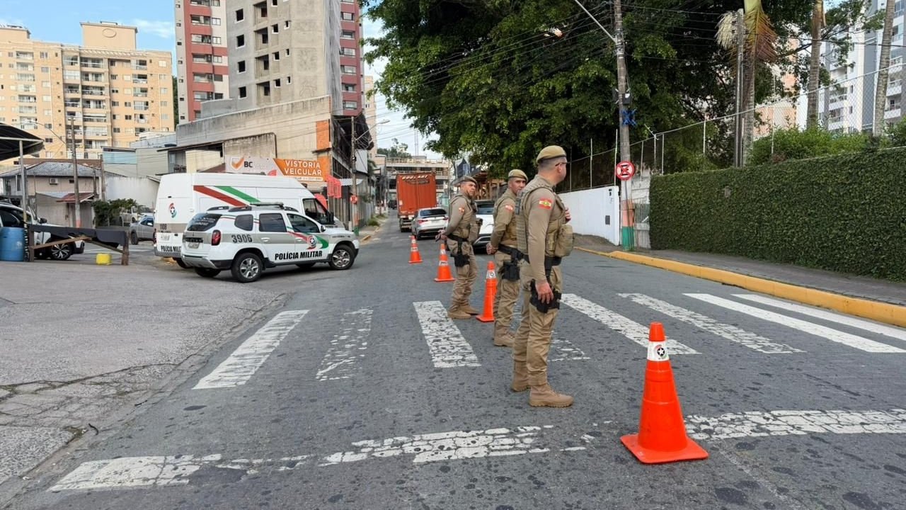 Polícia Militar Camboriú Gideões,segurança evento religioso SC,PMSC operação Camboriú,Gideões Missionários segurança,policiamento reforçado SC,evento religioso Camboriú segurança,12 BPM Camboriú atuação,segurança pública Santa Catarina evento,operação policial eventos SC,trânsito Camboriú Gideões,planejamento estratégico polícia SC,evento religioso Brasil segurança,policiamento feriado Santa Catarina,segurança turismo religioso SC,atuação Polícia Militar SC