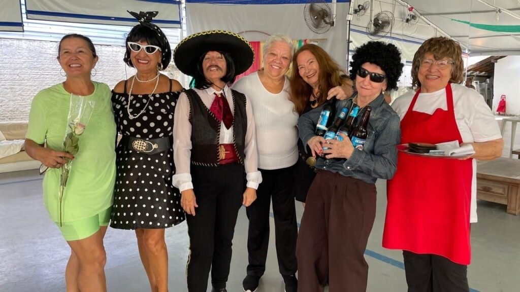 oficinas para idosos Balneário Camboriú,teatro terceira idade SC,contação de histórias idosos,Prefeitura de Balneário Camboriú oficinas,SPI Balneário Camboriú cursos,atividades gratuitas idosos SC,qualidade de vida terceira idade,envelhecimento ativo Santa Catarina,cursos culturais idosos BC,Instituto de Psicologia Sentir oficinas,Escola Scar de Criatividade parceria,atividades cognitivas idosos,lazer para idosos Balneário Camboriú,oficinas gratuitas SC,projetos sociais idosos