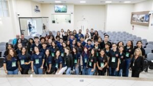 vereadores mirins Balneário Camboriú,seminário câmaras mirins AMFRI,Câmara Mirim Itapema evento,educação política Santa Catarina,jovens legislativo SC,AMFRI Litoral Vale do Itajaí,Assembleia Legislativa SC evento,Escola do Legislativo SC,formação cidadã jovens,vereadores mirins Itajaí,evento legislativo estudantes SC,política educacional Santa Catarina,oficina oratória jovens,seminário regional legislativo,aprendizado político jovens,liderança juvenil SC