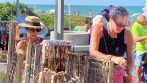 Paixão de Cristo Balneário Piçarras,Doce Páscoa Itacolomi,eventos Páscoa SC,Centreventos Piçarras teatro,Parque Linear Itacolomi evento,cultura Balneário Piçarras,turismo família SC,programação cultural feriado SC,espetáculo religioso Piçarras,atividades infantis Páscoa SC,eventos gratuitos Piçarras,teatro Paixão de Cristo SC,lazer família Balneário Piçarras,desenvolvimento cultural município,feriado Páscoa Santa Catarina