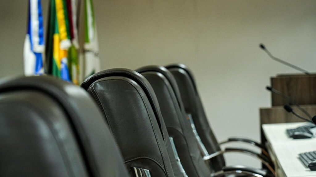 Câmara de Balneário Camboriú sessão 14/04,projetos de lei BC 2026,pauta Câmara BC hoje,Poder Executivo Balneário Camboriú projetos,estágio estudantes lei municipal BC,CMRIF Balneário Camboriú conselho internacional,Avenida Prefeito Meirinho projeto,BCPREVI dívida prefeitura BC,crédito adicional especial município BC,política municipal Santa Catarina,sessão legislativa Balneário Camboriú,gestão pública BC projetos,infraestrutura urbana Balneário Camboriú,finanças públicas município BC,leis municipais Balneário Camboriú