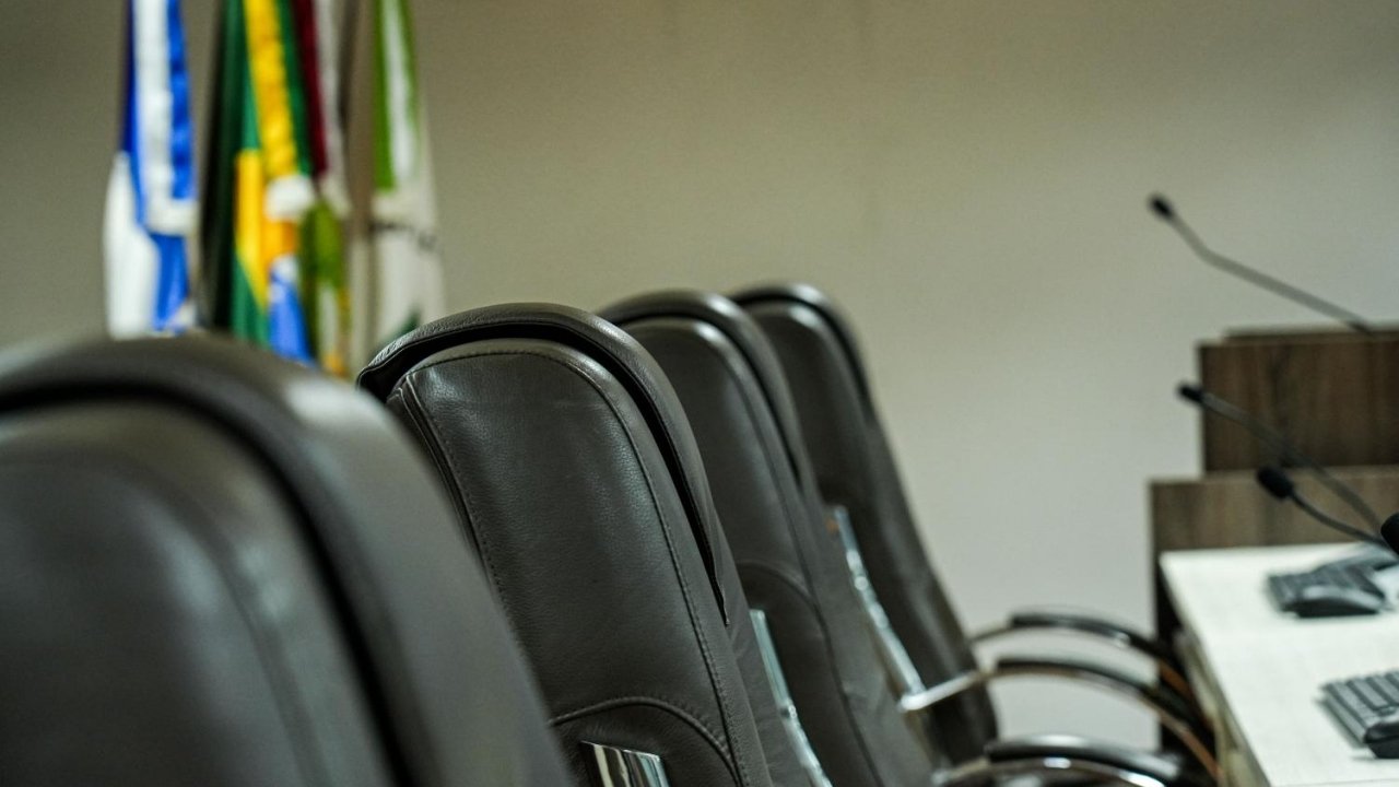 Câmara de Balneário Camboriú sessão 14/04,projetos de lei BC 2026,pauta Câmara BC hoje,Poder Executivo Balneário Camboriú projetos,estágio estudantes lei municipal BC,CMRIF Balneário Camboriú conselho internacional,Avenida Prefeito Meirinho projeto,BCPREVI dívida prefeitura BC,crédito adicional especial município BC,política municipal Santa Catarina,sessão legislativa Balneário Camboriú,gestão pública BC projetos,infraestrutura urbana Balneário Camboriú,finanças públicas município BC,leis municipais Balneário Camboriú