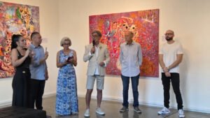 Instituto Juarez Machado Joinville evento,Wagner Kuroiwa exposição Joinville,lançamento livro Um Bom Líder SC,evento cultural Joinville sábado,artes visuais Santa Catarina exposição,literatura e arte Joinville programação,liderança livro Roberto Gutz,gestão kaizen Brasil livro,exposição Menor que meu sonho Joinville,cultura Joinville eventos gratuitos,turismo cultural Santa Catarina Joinville,evento arte e literatura SC,desenvolvimento liderança gestão Brasil,atividades culturais Joinville abril,exposição artística Santa Catarina 2026