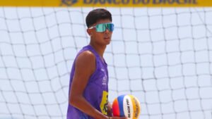 Diego Veiga Navegantes vôlei de praia,seleção brasileira sub 18 vôlei praia,intercâmbio Metz França vôlei,FME Navegantes atletas base,CBV convocação jovens atletas,vôlei de praia Santa Catarina,atleta Navegantes convocado seleção,campeonato mundial sub 18 vôlei praia,jogos olímpicos juventude Senegal,esporte base Brasil vôlei praia,desenvolvimento atletas CBV,Bolsa Atleta Navegantes,circuito brasileiro vôlei praia 2026,circuito catarinense vôlei praia sub 19,jovem atleta SC destaque nacional,treinamento internacional vôlei praia