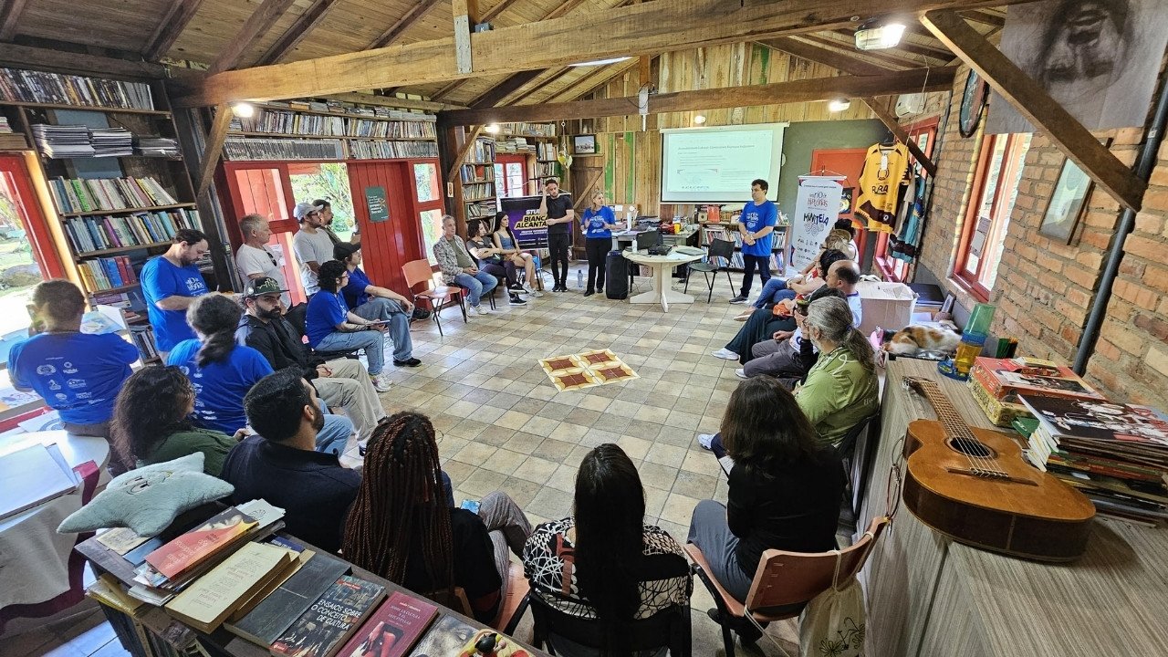 Miniteia Foz do Vale,Um rio de histórias,evento cultural Navegantes,evento cultural Itajaí,cultura Santa Catarina,arte e cultura SC,feira editorial Navegantes,seminário livro leitura SC,Pontão Caracol,Instituto Caracol,Rede Cultura Viva,políticas culturais Brasil,PNAB SC 2024,Fundação Catarinense de Cultura,Ministério da Cultura Brasil,cultura de base comunitária,Vale do Itajaí cultura,eventos culturais abril SC,programação cultural Santa Catarina,literatura e cultura SC