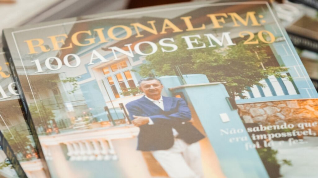 livro regional fm lançamento ales c,luiz carlos goedert história,rádio regional fm florianópolis,empreendedorismo comunicação sc,livro sobre rádio brasil,ales c evento cultural,comunicação catarinense história,regional fm audiência sc,grande florianópolis rádio líder,cultura rádio santa catarina,jornalista carlos stegemann livro,história rádio brasileira,mercado comunicação sc,empresário rádio sucesso brasil,livro comunicação regional fm