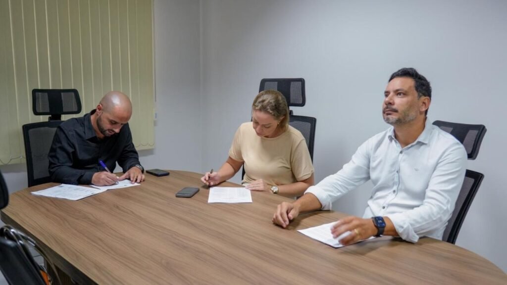 Lei do Microzoneamento Balneário Camboriú,Comissão de Justiça e Redação BC,projeto urbanismo Balneário Camboriú SC,uso do solo Balneário Camboriú,planejamento urbano Santa Catarina,Câmara de Balneário Camboriú projetos,legislação urbana BC,audiência pública microzoneamento,desenvolvimento urbano Balneário Camboriú,parcelamento do solo SC,projetos de lei BC SC,gestão urbana Balneário Camboriú,legislação municipal SC,urbanização Balneário Camboriú,políticas urbanas Santa Catarina