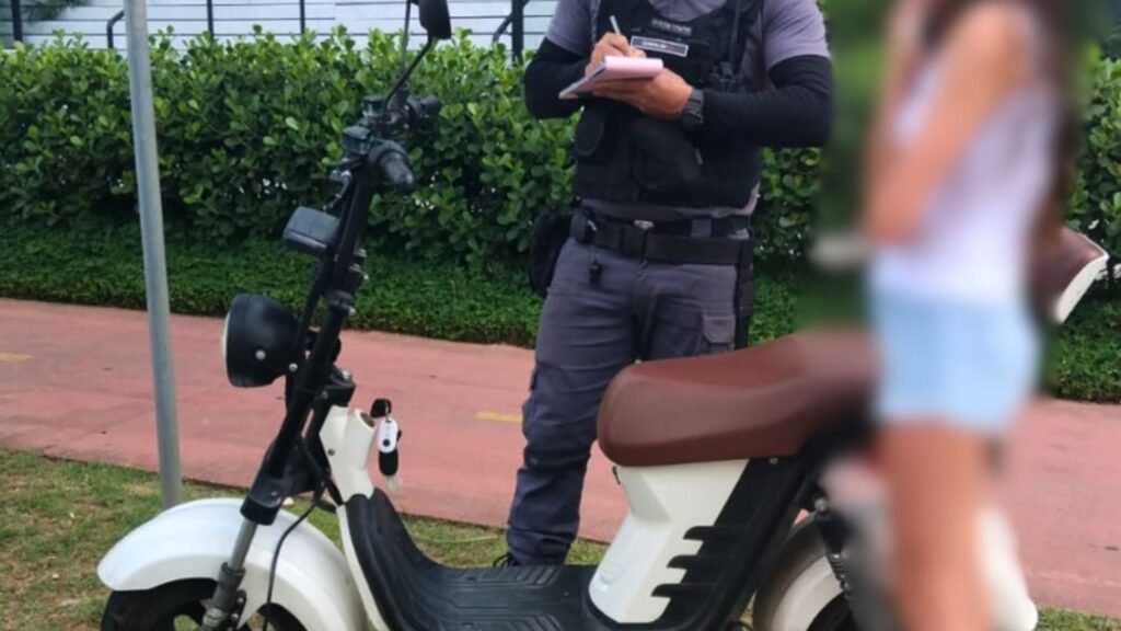 Codetran Itajaí fiscalização,Polícia Militar Santa Catarina trânsito,fiscalização trânsito Itajaí,segurança no trânsito SC,operação trânsito feriado Itajaí,multas trânsito Itajaí,veículos irregulares apreensão,ciclomotores irregulares SC,mobilidade urbana Itajaí,COI denúncias trânsito,infrações trânsito Santa Catarina,fiscalização Praia Brava,operações trânsito SC,lei municipal trânsito Itajaí,segurança viária feriado,abordagens trânsito cidade