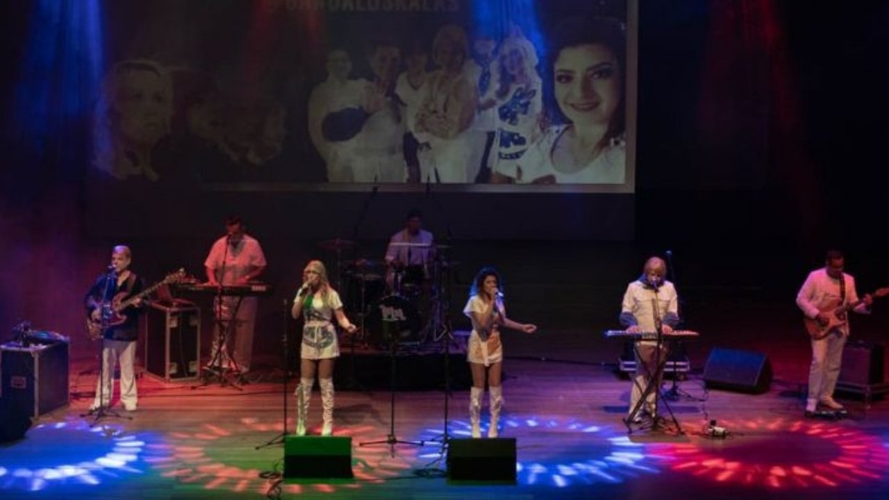 Los Kalas,turnê Los Kalas Brasil,Elvis & ABBA espetáculo,shows em Santa Catarina,cultura em Santa Catarina,agenda de shows 2026,Blueticket ingressos,Campos Novos evento cultural,Rio do Sul teatro shows,Concórdia espetáculos,Blumenau eventos culturais,Chapecó shows ao vivo,Florianópolis teatro CIC,Ponto Uno Produções,música internacional ao vivo,tributo Elvis Presley ABBA