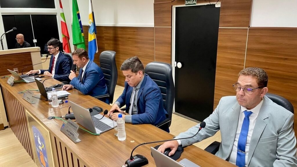 câmara de navegantes aprovação,calendário oficial navegantes,projeto de lei navegantes 2026,igreja santos dos últimos dias navegantes,sessão câmara navegantes,política municipal santa catarina,vereadores navegantes indicações,infraestrutura urbana navegantes,homenagens câmara navegantes,joguinhos abertos santa catarina xadrez,conselheiros tutelares navegantes,educação municipal navegantes,desenvolvimento urbano navegantes,leis municipais navegantes,poder legislativo navegantes