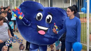 Abril Azul Balneário Piçarras,caminhada autismo Piçarras,TEA Santa Catarina,Transtorno do Espectro Autista Brasil,conscientização autismo SC,Prefeitura de Balneário Piçarras saúde,Secretaria de Saúde Piçarras,evento autismo comunidade,inclusão social autismo,campanha Abril Azul Brasil,caminhada conscientização autismo,saúde pública Piçarras,neurodiversidade autismo,apoio autismo famílias,ações Abril Azul SC,OMS autismo dados