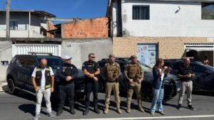 Operação BC+Segura,segurança Balneário Camboriú,fiscalização urbana BC,Guarda Municipal Balneário Camboriú,12º Batalhão Polícia Militar SC,Defesa Civil Balneário Camboriú ações,BC Trânsito fiscalização,DCOI demolição irregular,limpeza urbana Balneário Camboriú,operação integrada segurança SC,bairros São Judas Tadeu e Barra,ordenamento urbano BC,gestão pública segurança,combate irregularidades BC,fiscalização veículos abandonados SC