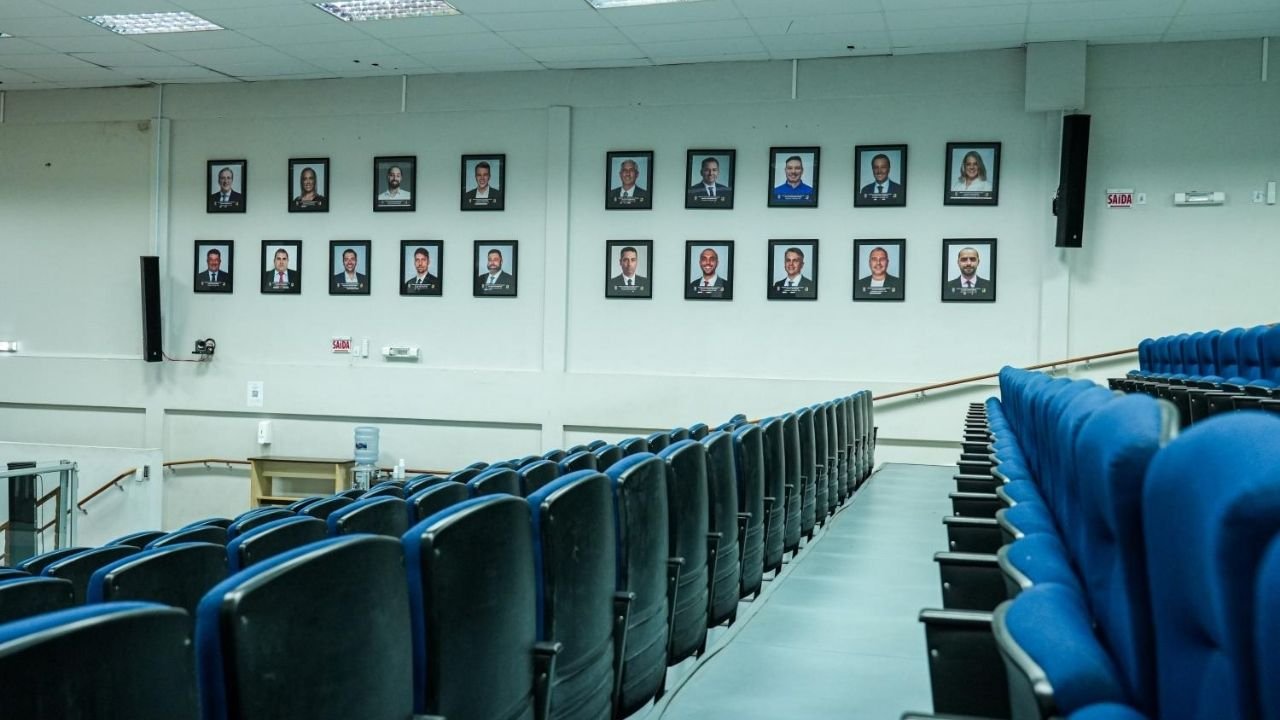 Câmara de Balneário Camboriú sessão,pauta Câmara BC 2026,projetos de lei Balneário Camboriú,legislativo municipal SC,sessão Câmara BC ao vivo,projetos educação BC,uso do solo Balneário Camboriú,leis municipais BC,votação Câmara BC,política municipal Santa Catarina,vereadores Balneário Camboriú,programas municipais educação,orçamento municipal BC,sessão legislativa 15 abril,Câmara BC projetos