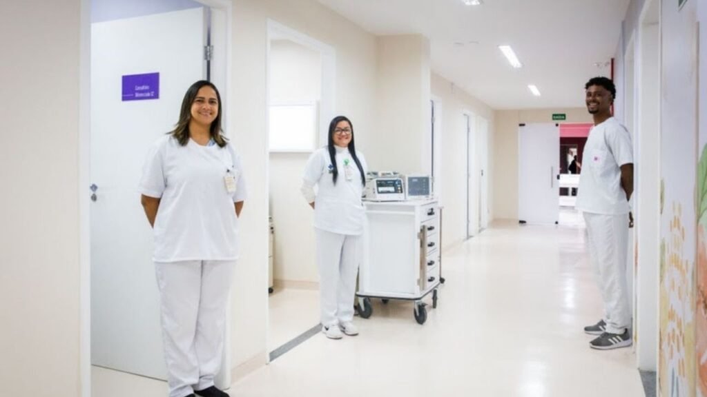 implante contraceptivo SUS,Implanon Brasil,Governo do Brasil saúde,qualificação profissionais saúde SC,Santa Catarina contraceptivo SUS,Palhoça capacitação saúde,Ministério da Saúde oficinas,saúde sexual reprodutiva SUS,métodos contraceptivos gratuitos,treinamento médicos enfermeiros SUS,política pública saúde Brasil,prevenção gravidez SUS,atenção primária saúde SC,capacitação SUS Santa Catarina,acesso contraceptivo Brasil