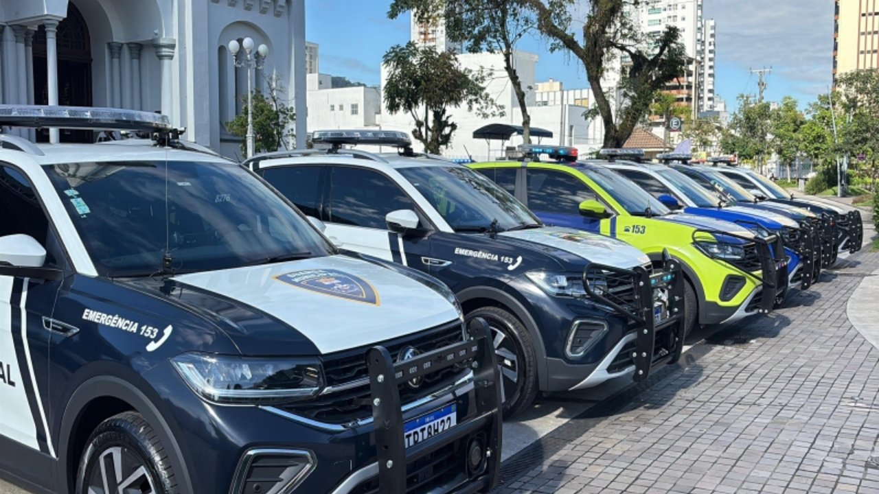 Itajaí viaturas segurança pública,Guarda Municipal Itajaí novas viaturas,Codetran Itajaí veículos,segurança pública SC investimentos,mobilidade urbana Itajaí,frota segurança Itajaí,prefeitura Itajaí ações segurança,trânsito Itajaí fiscalização,infraestrutura urbana SC,viaturas guarda municipal SC,segurança urbana Itajaí,renovação frota segurança,serviços públicos Itajaí,policiamento municipal SC,ações preventivas segurança