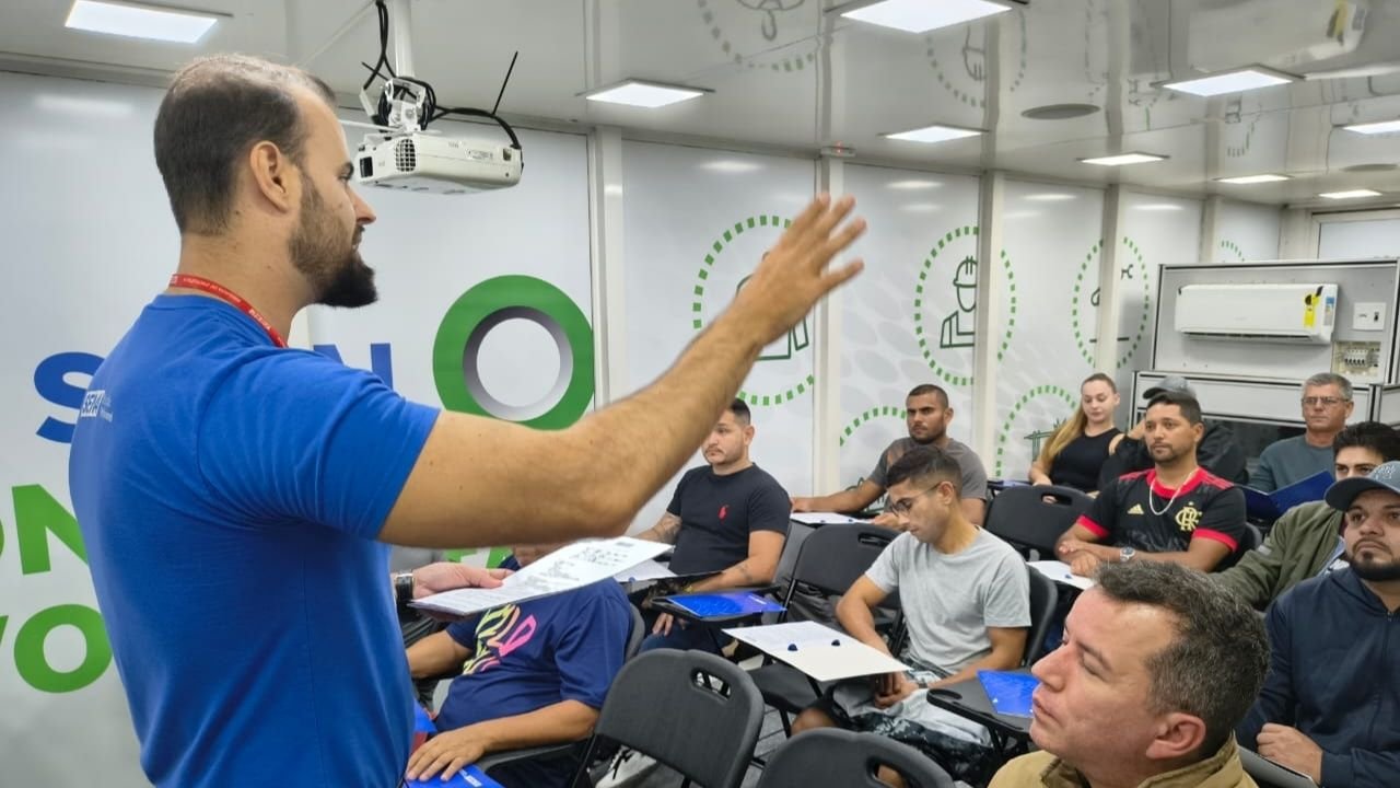 SENAI Porto Belo,cursos gratuitos Porto Belo,capacitação profissional Santa Catarina,unidade móvel SENAI refrigeração,cursos ar-condicionado Porto Belo,qualificação mão de obra SC,educação profissional SENAI,indústria Santa Catarina capacitação,desenvolvimento econômico Porto Belo,cursos técnicos gratuitos SC,formação profissional Porto Belo,sistema 5S SENAI,cursos manutenção ar-condicionado SC,ensino técnico gratuito Brasil,mercado de trabalho Santa Catarina