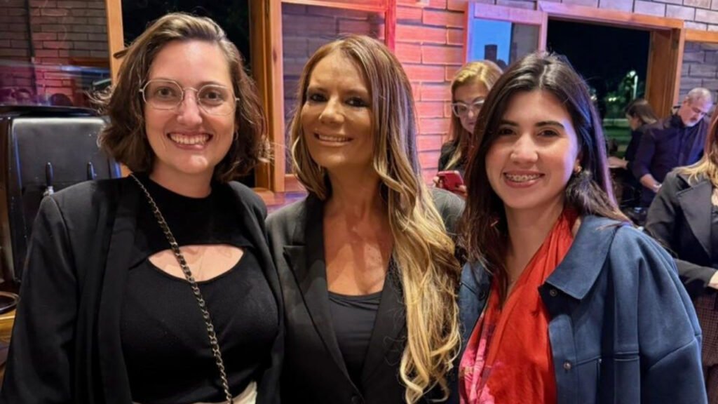 ugart porto alegre turismo,balneário camboriú feira turismo,turismo santa catarina promoção,negócios turismo sul brasil,visitantes balneário camboriú,feira ugart 2026,mercado turístico gaúcho,convention visitors bureau bc,consórcio costa verde e mar turismo,estratégia turismo balneário camboriú,eventos turismo porto alegre,promoção destino turístico brasil,turismo regional sul,networking turismo brasil,desenvolvimento turismo santa catarina