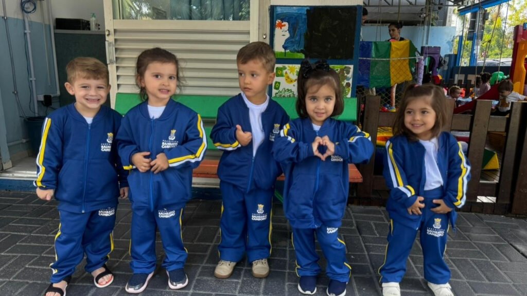 uniforme escolar Balneário Camboriú,entrega uniformes inverno SC,prefeitura Balneário Camboriú educação,rede municipal ensino SC alunos,investimento educação Balneário Camboriú,uniformes escolares 2026 SC,secretaria educação BC ações,estudantes Balneário Camboriú escolas,gestão pública educação SC,kits uniformes escolares inverno,ensino público Santa Catarina melhorias,planejamento educação municipal SC,roupas escolares inverno alunos,qualidade uniforme escolar SC,SENAI tecnologia têxtil parceria educação