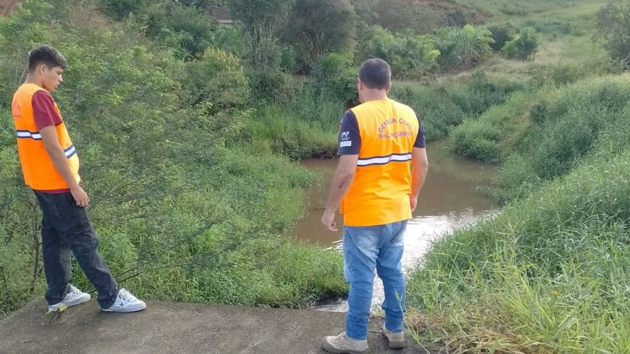 Defesa Civil Balneário Piçarras,alerta de chuva SC,previsão do tempo Santa Catarina,alagamentos Balneário Piçarras,prevenção enchentes SC,chuva litoral catarinense,risco climático SC,monitoramento Defesa Civil,segurança população SC,obras prevenção alagamento,Ribeirão Ferido Piçarras,bairro Itacolomi risco chuva,clima Balneário Piçarras hoje,chuva 29 abril SC,ações preventivas Defesa Civil