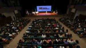 governo santa catarina educação servidores,posse professores sc 2026,secretaria educação sc concurso público,vagas educação santa catarina,professores rede estadual sc,concurso educação sc inscrições,servidores educação florianópolis posse,ensino público santa catarina,investimento educação sc,planejamento educação estadual,cargos administrativos magistério sc,concurso público sc professores 2026,tecnologia educação notebooks professores,desenvolvimento ensino santa catarina,oportunidades educação sc