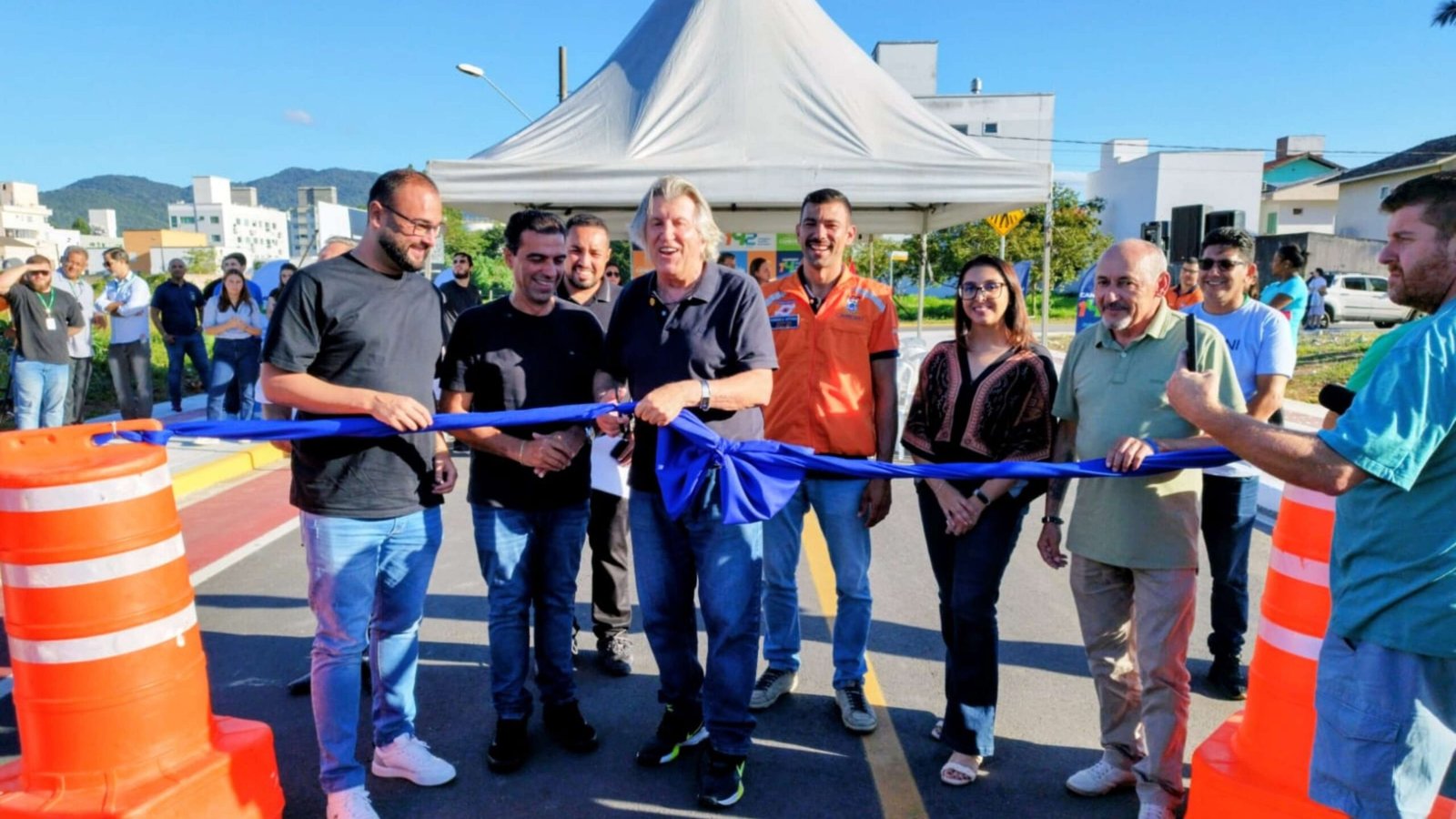 pavimentação Rua Damasco Camboriú,Defesa Civil Camboriú bote resgate,obras Camboriú Santa Catarina,infraestrutura urbana Camboriú,segurança pública Defesa Civil SC,investimento prefeitura Camboriú,mobilidade urbana Santa Catarina,enchentes Camboriú Defesa Civil,rua Damasco pavimentação asfáltica,prefeito Leonel Pavan Camboriú,obras públicas SC,desenvolvimento urbano Camboriú,ciclovia Camboriú infraestrutura,gestão municipal Camboriú obras,resgate aquático Defesa Civil