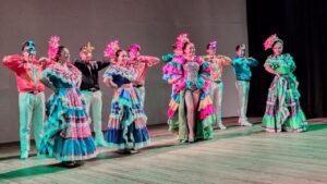 Festival Etnias Balneário Camboriú,apresentações culturais SC,Praça da Bíblia evento,turismo cultural Balneário Camboriú,grupos folclóricos internacionais Brasil,evento cultural gratuito SC,Teatro Bruno Nitz programação,festival folclore Santa Catarina,cultura internacional Brasil,eventos domingo Balneário Camboriú,Fundação Cultural BC evento,encontro internacional etnias,danças folclóricas Brasil,programação cultural SC,turismo eventos Balneário Camboriú