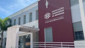 Papo de Jornalista Florianópolis,evento jornalismo SC,lançamento livro jornalismo transformação,ACI Florianópolis evento,UFSC objETHOS jornalismo,comunicação Santa Catarina evento,debate jornalismo Brasil,ética jornalística discussão,livro jornalismo contemporâneo,evento gratuito Florianópolis,networking jornalistas SC,estudantes jornalismo evento,Editora Insular lançamento,jornalismo acadêmico UFSC,profissão jornalismo futuro